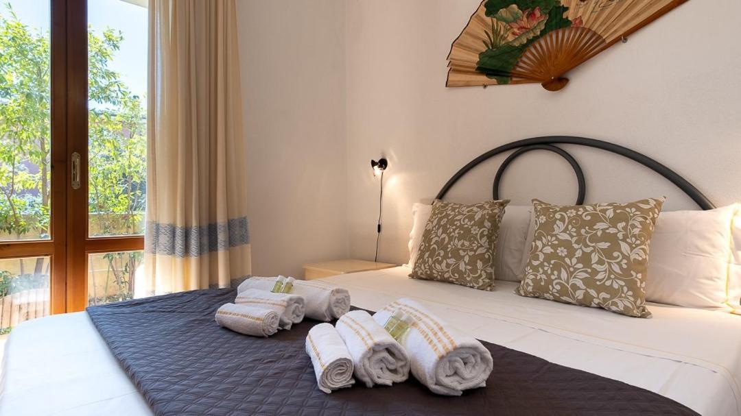 Luisa Sunny House Apartment ซานตามาเรีย นาวาร์เรเซ ภายนอก รูปภาพ