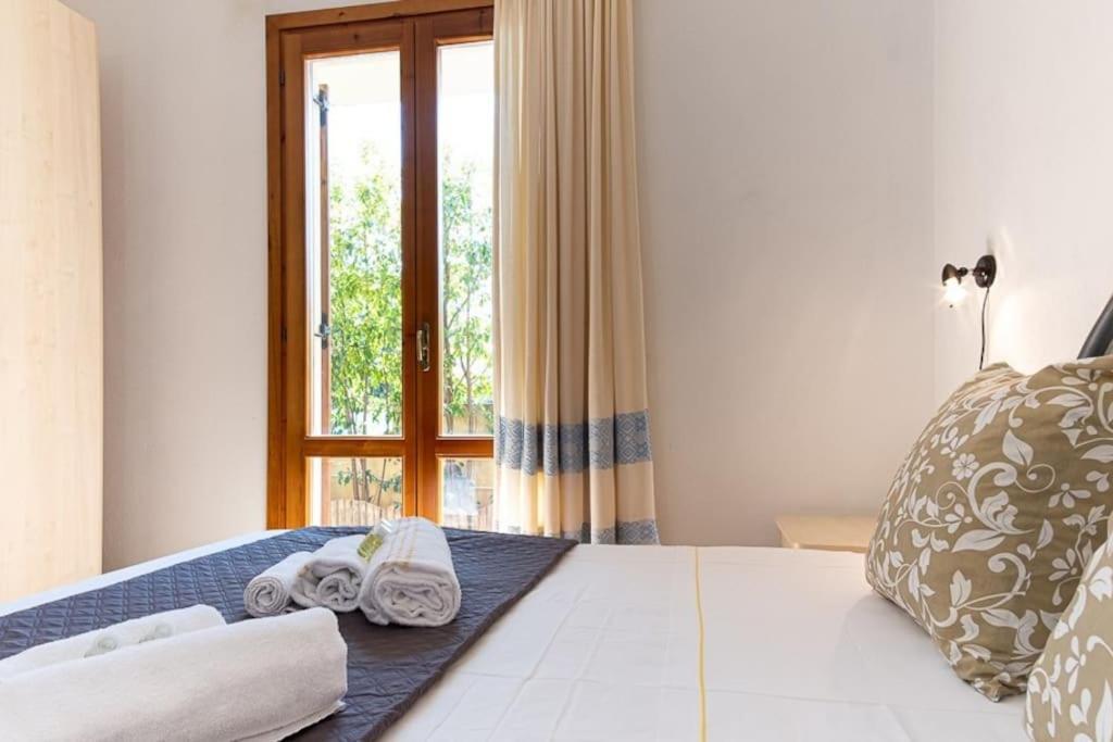 Luisa Sunny House Apartment ซานตามาเรีย นาวาร์เรเซ ภายนอก รูปภาพ